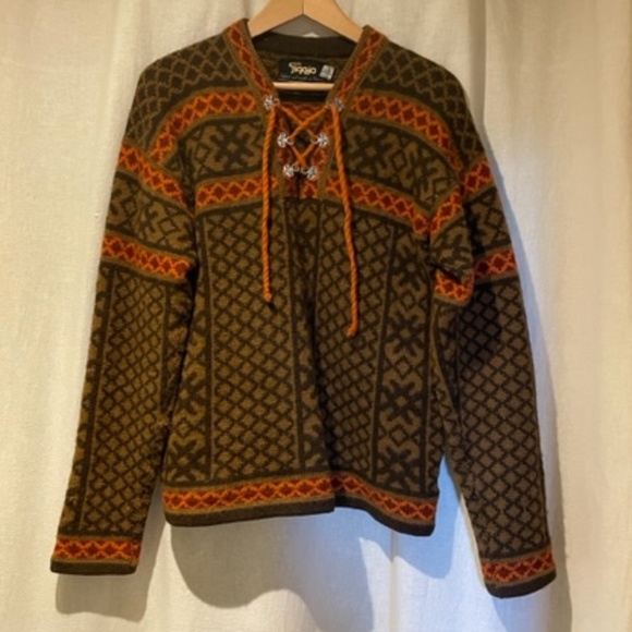 Made in Norway. 100 % wool sweater branded FIGGJO. Medium-Large woman size. Warm - Picture 5 of 11